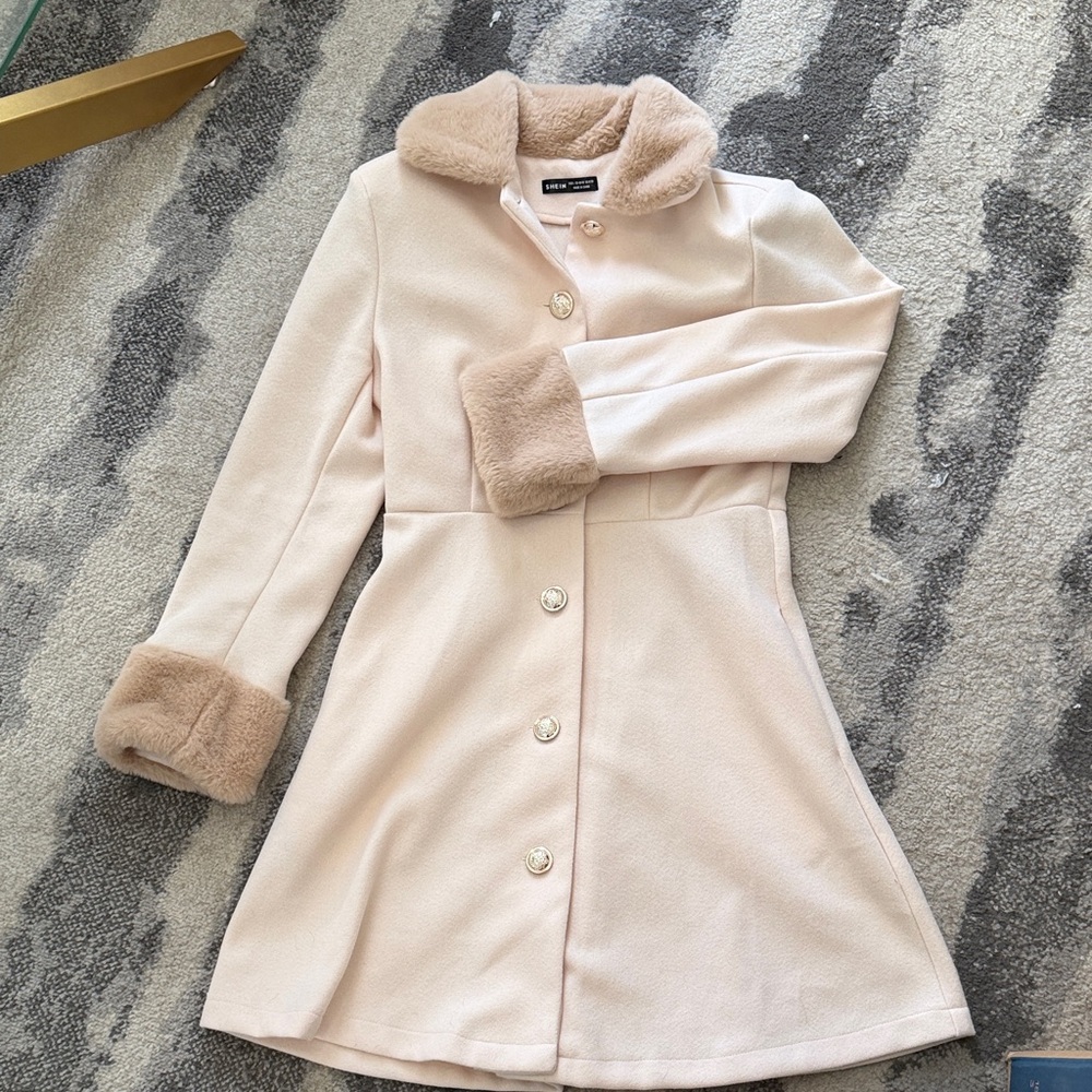 Elegant Women's Ivory Coat with Faux Fur Trim